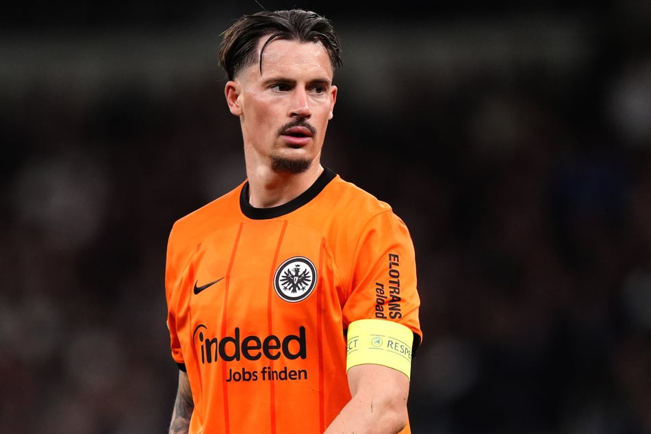 In seinen zwei Jahren bei den Hessen absolvierte Robin Koch (28) bereits 84 Pflichtspiele und ist hinter Kevin Trapp der zweite Kapitän des Teams.