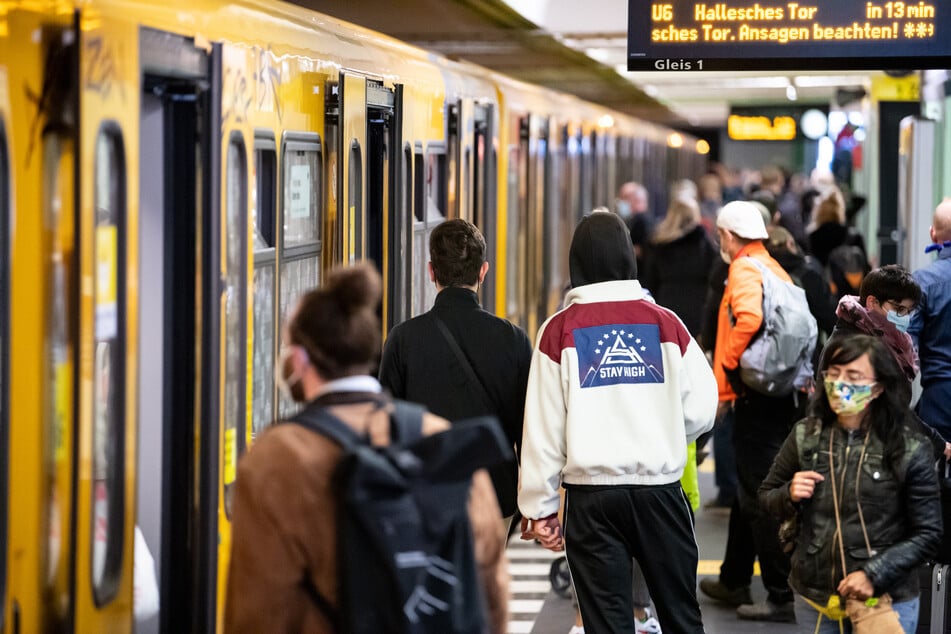 Sanierung der U6 dauert deutlich länger: Ab dann sollen die Züge wieder regulär rollen