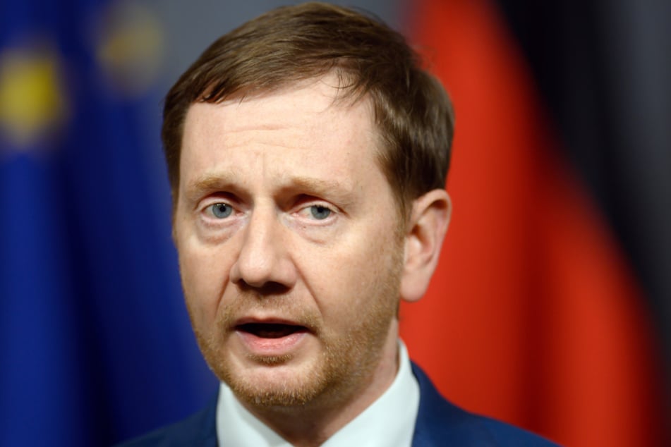 Sachsens Ministerpräsident Michael Kretschmer (45) wird in der Corona-Pandemie verbal mit dem Tod gedroht.