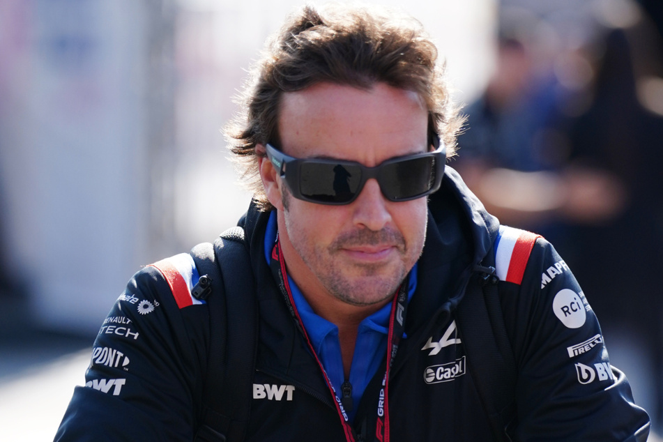 Fernando Alonso (41, Alpine) ist durch die Strafe aus den Punkterängen geflogen.
