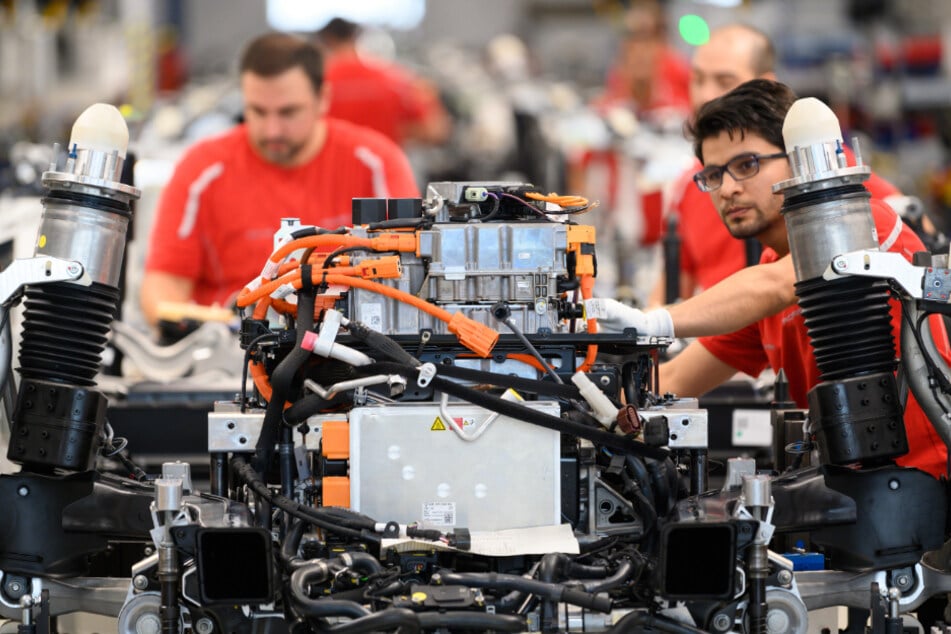 Jobs gerettet! Porsche übernimmt Logistiker Serva