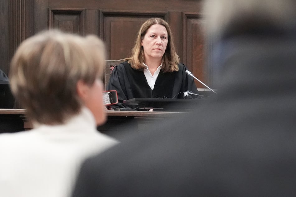 Die vorsitzende Isabel Hildebrandt ermahnte am Mittwoch das Publikum.