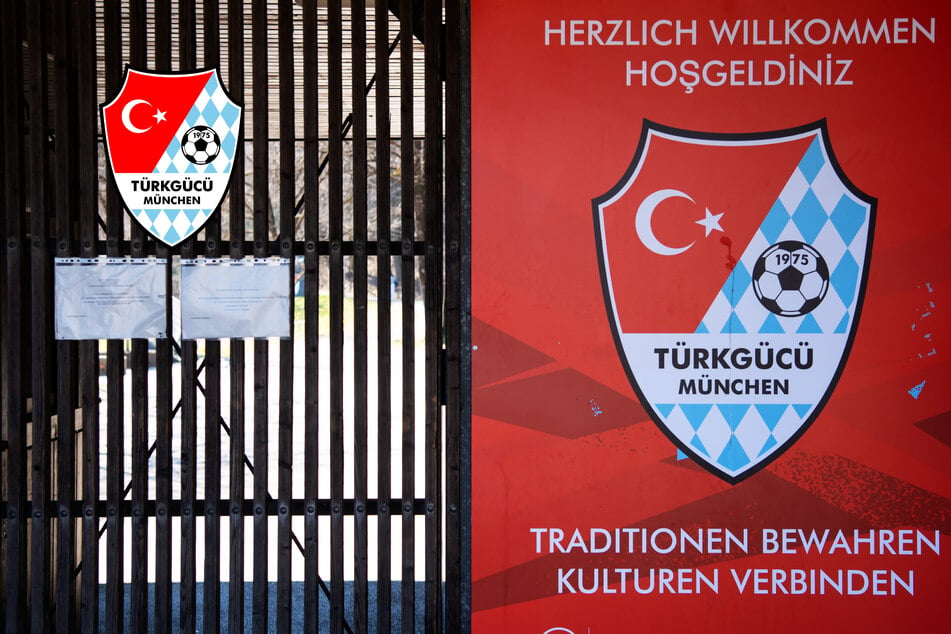 Ausstehende Gehälter, Spieler-Abgänge, Presse-Verbot! Türkgücü München zurück im Chaos