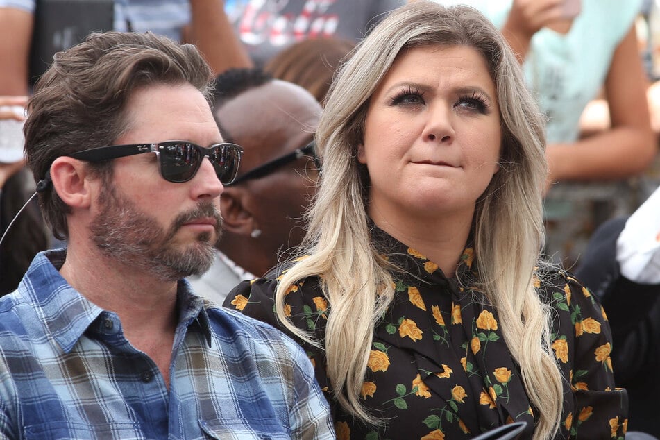 Kelly Clarkson (r.) and Brandon Blackstock (l.) attend an unveiling at The Hollywood Walk Of Fame on August 22, 2018.