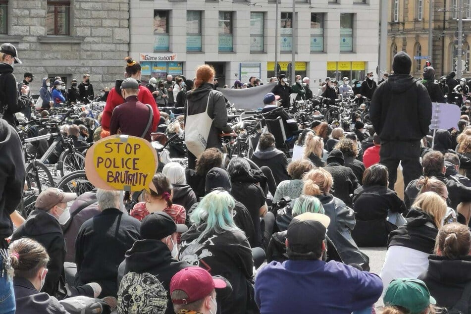 Leipzig: Demo-Samstag in Leipzig: Kundgebung am Simsonplatz wurde beendet