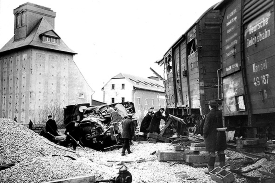 Das Lokpersonal der 99647, Lokführer Metz und Heizer Schild, wurde durch ausströmenden Dampf getötet, der Schaffner verletzt.