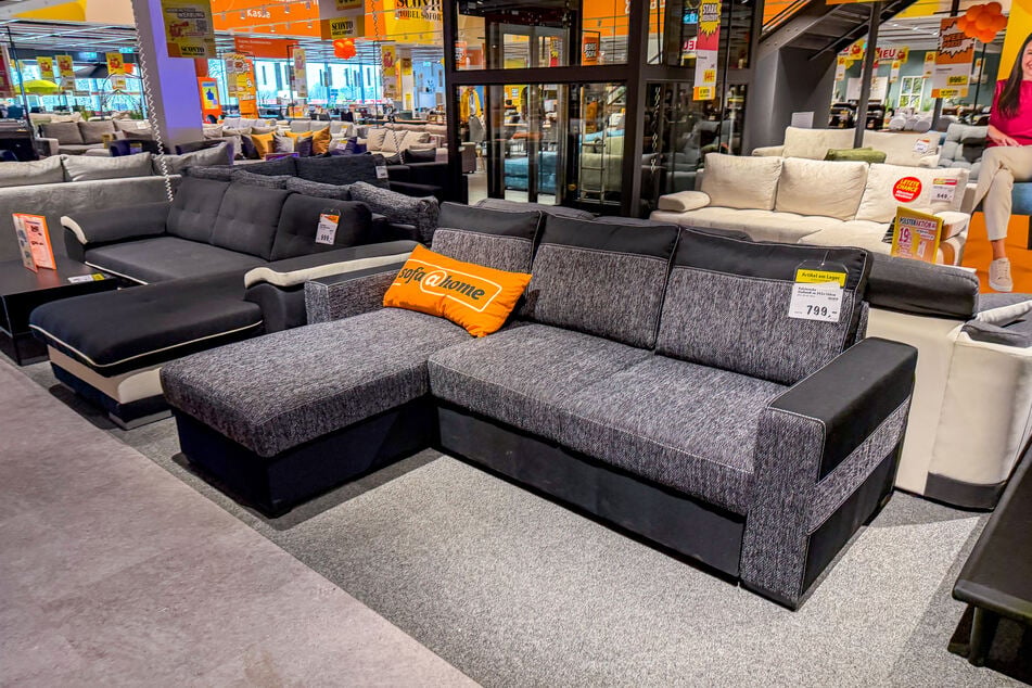 Wer neue Polstermöbel sucht, sollte jetzt schnell zu Sconto