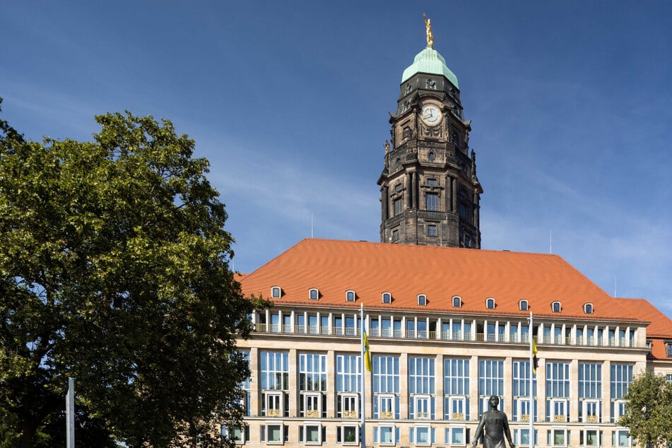 Kommunalwahl Dresden: Fehlende Wahlbezirke werden öffentlich im Rathaus ausgezählt