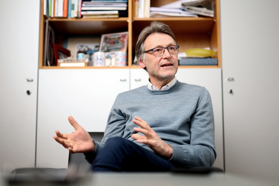 Rektor Prof. Dr.-Ing. Jens Strackeljan (62) entschuldigt sich für den Vorfall.
