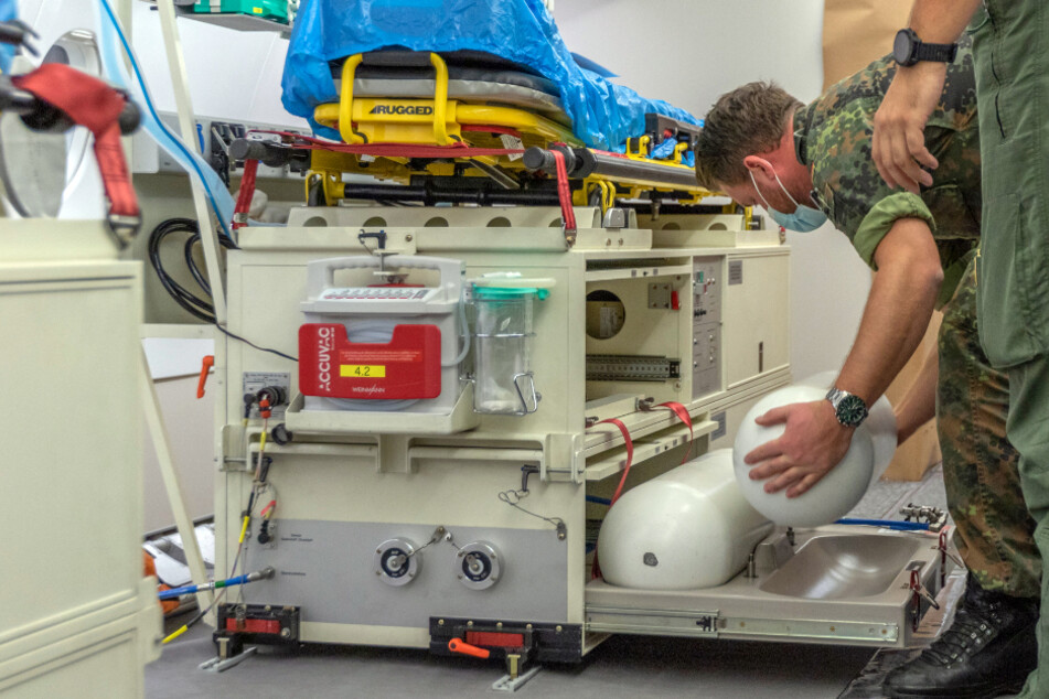 Die Bundeswehr packt zur Bekämpfung der Corona-Pandemie mit an. Die Soldaten helfen in Krankenhäusern, Kliniken und Pflegeeinrichtungen.