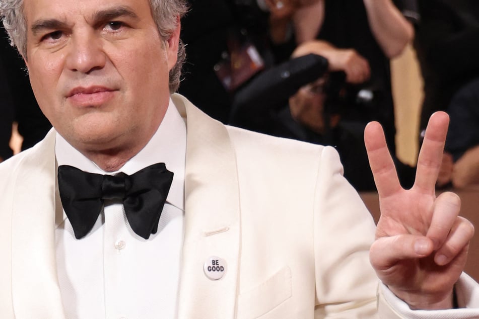 Mark Ruffalo was among the red carpet stars who honored the Minneapolis woman killed by an ICE agent last week.