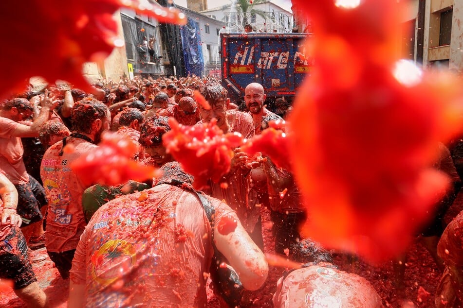 Die Tomatenschlacht von Buñol findet nur knapp 40 Kilometer entfernt von der spanischen Metropole Valencia statt.