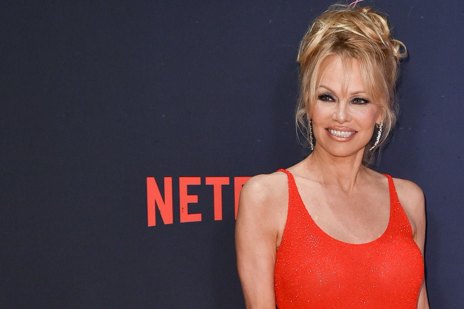 Pamela Anderson verrät sexy Trick: Das hat ein Tanga in ihren Haaren zu suchen