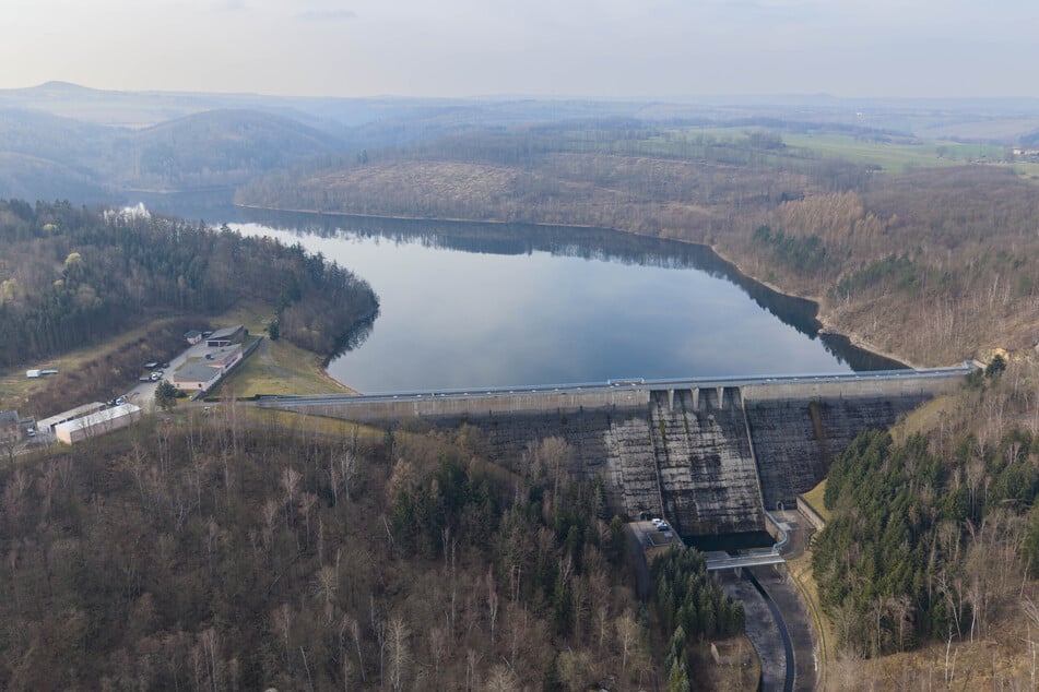 Besucher können die Staumauer nur alle drei Wochen bei geführten Wanderungen betreten.
