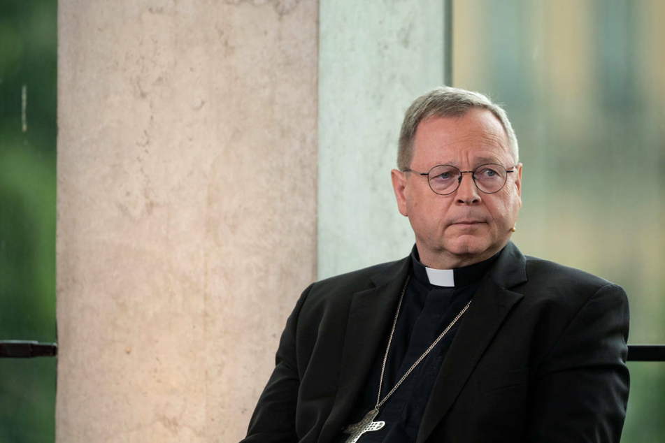 Am Mittwoch hatte der tote Priester Bischof Bätzing (61, Foto) aufgesucht, um im Zusammenhang mit Vorwürfen wegen übergriffigen Verhaltens angehört zu werden.
