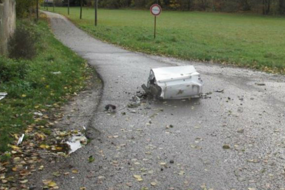 Die Waschmaschine landete auf einem Privatweg in Flöha.