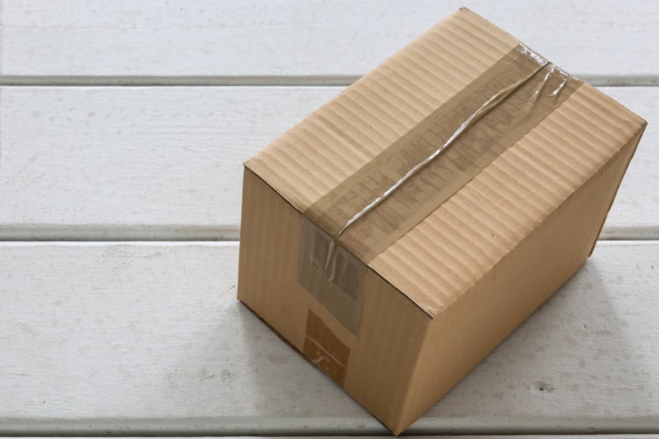 Kurioser Coup: Dealer bekommt Drogen per Paket, dann stehen die Beamten vor der Wohnungstür