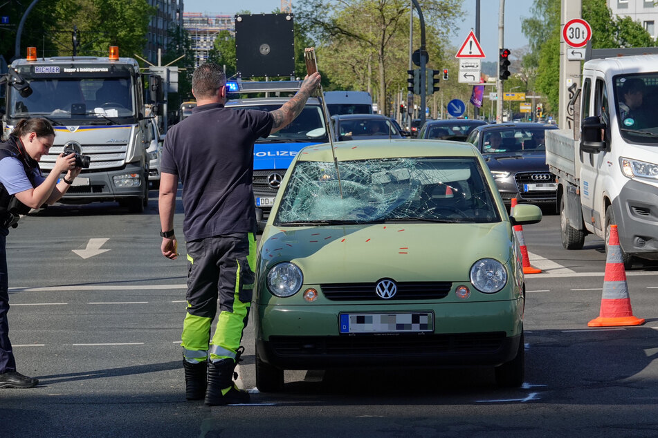 Am Dienstagnachmittag kam es auf der St. Petersburger Straße zu einem schweren Verkehrsunfall.