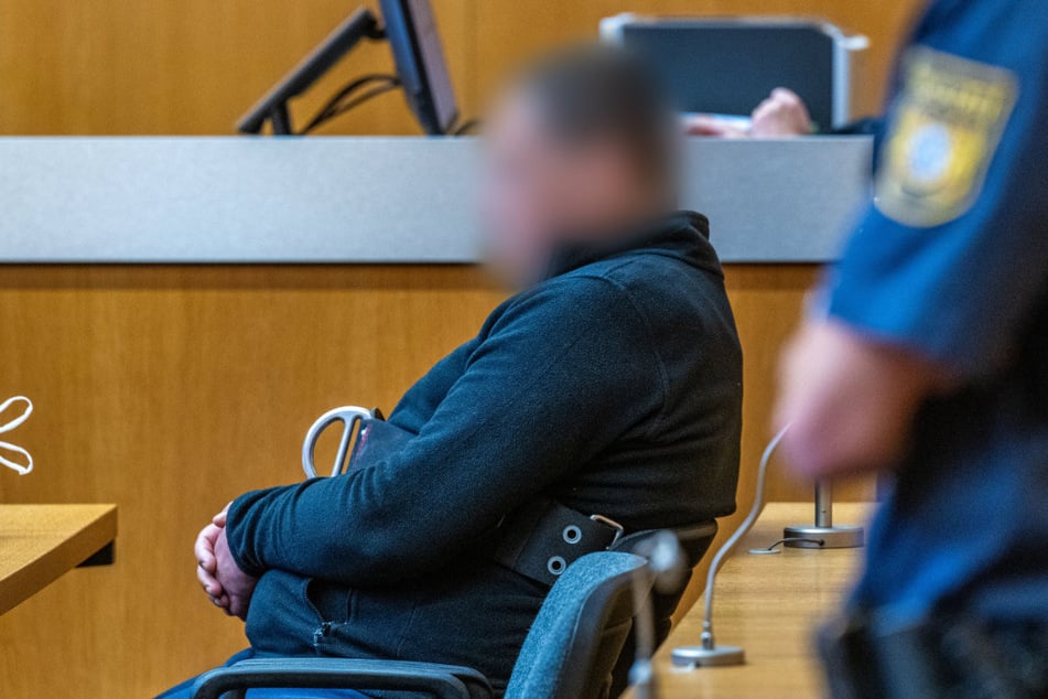 Der 50 Jahre alte Beschuldigte räumte die Tat ein. Seiner Meinung nach habe ihn sein Opfer krank gemacht.