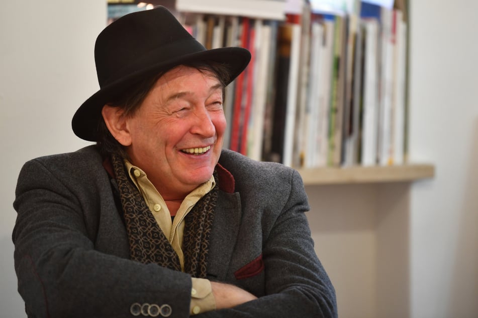 Kunst-Impresario Holger John (65) ist Erfinder der "Karierten Katze".