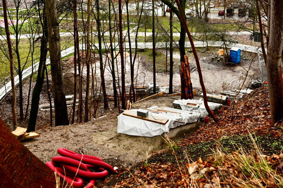 Das ist der aktuelle Stand des Treppen-Neubaus. Ende März soll sie wieder begehbar sein.