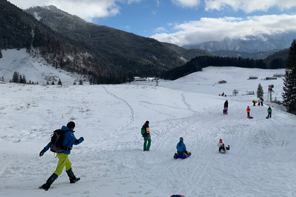 Obwohl die Lifte still stehen, treibt es viele Besucher während des Shutdowns in die Alpen. (Symbolbild)