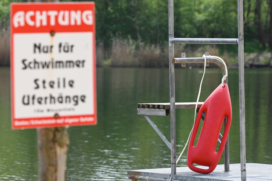 Die Zahl der Badetoten ist aufgrund des regnerischen Sommers drastisch zurückgegangen. (Symbolbild)