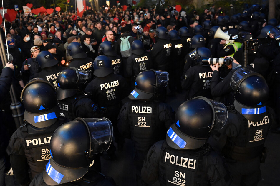 Am 21. November war die Polizei sehr viel wachsamer im Bezug auf die Leipziger "Querdenken"-Demo. Eine Woche zuvor hatten die Demonstranten beinahe ungehindert in der Stadt gewütet.