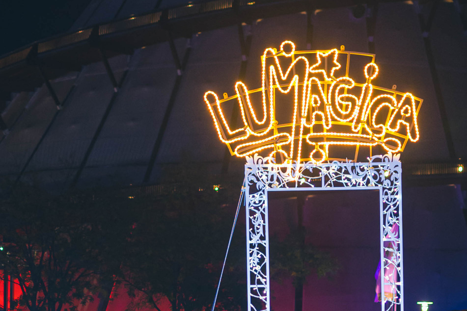 2022 ließen sich 50.000 Besucher von den Lichtinstallationen verzaubern.