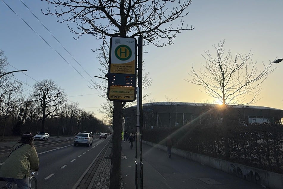 Wer heute bis zur Haltestelle Georg-Arnhold-Bad will, muss Auto, Fahrrad oder seine Beine in die Hand nehmen.