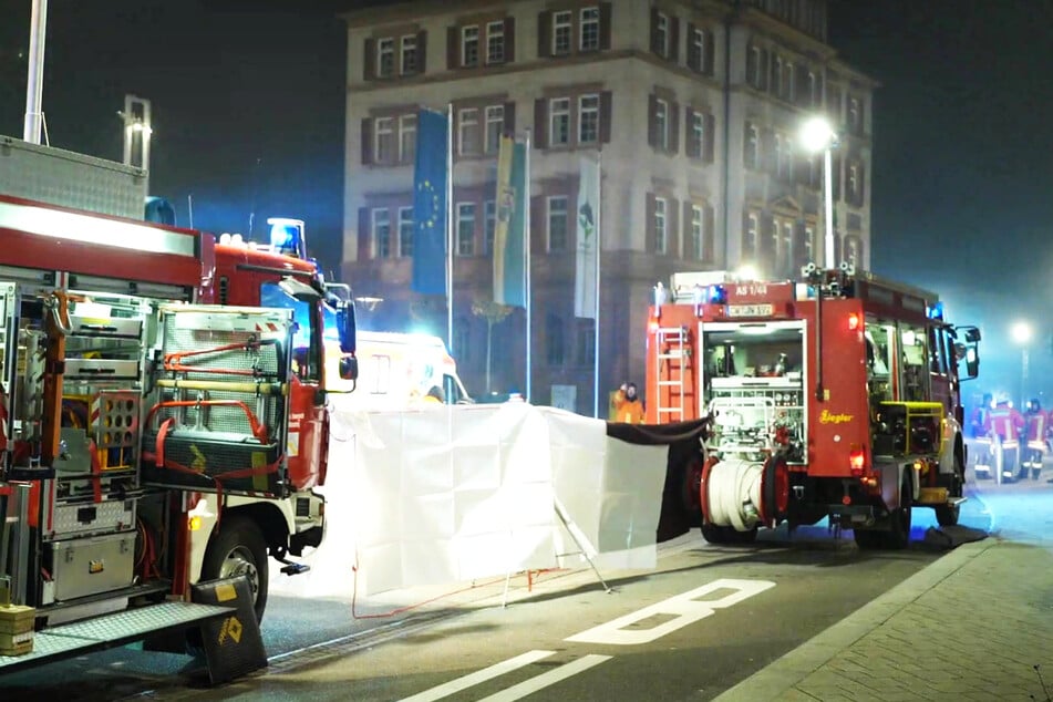 Die Feuerwehr sicherte den Unfallbereich ab.