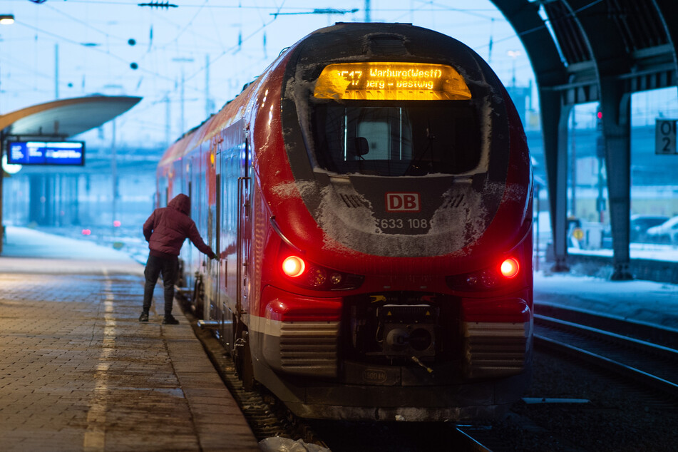 Wintereinbruch sorgt weiterhin für Probleme im NRW-Bahnverkehr