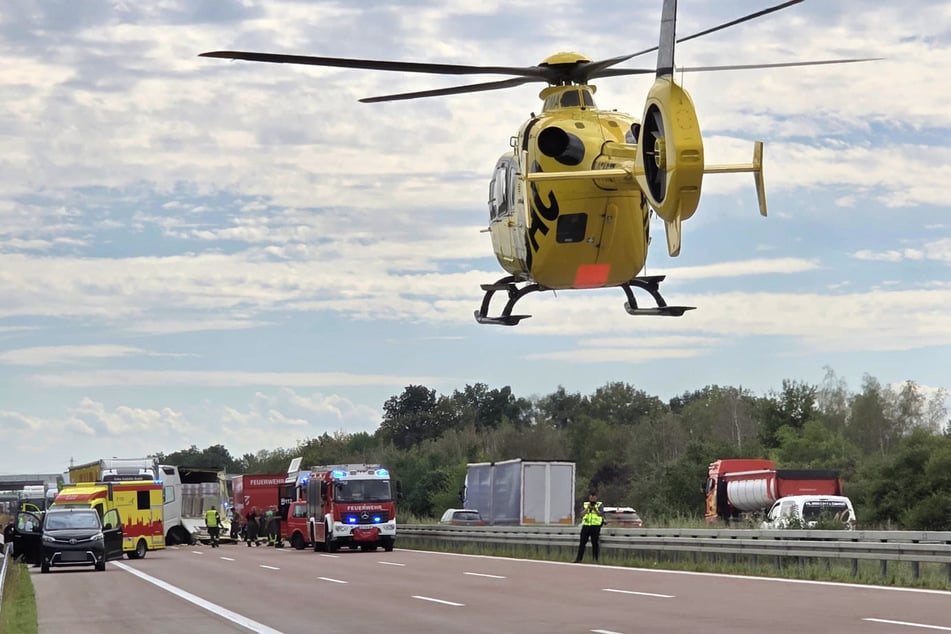 Mehrere Rettungshubschrauber wurden angefordert.