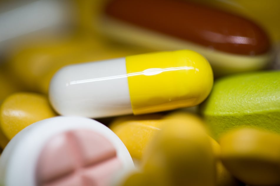 Verschiedene Tabletten und Betäubungsmittel wurden von einer Gruppe aus Bayern weltweit verschickt.