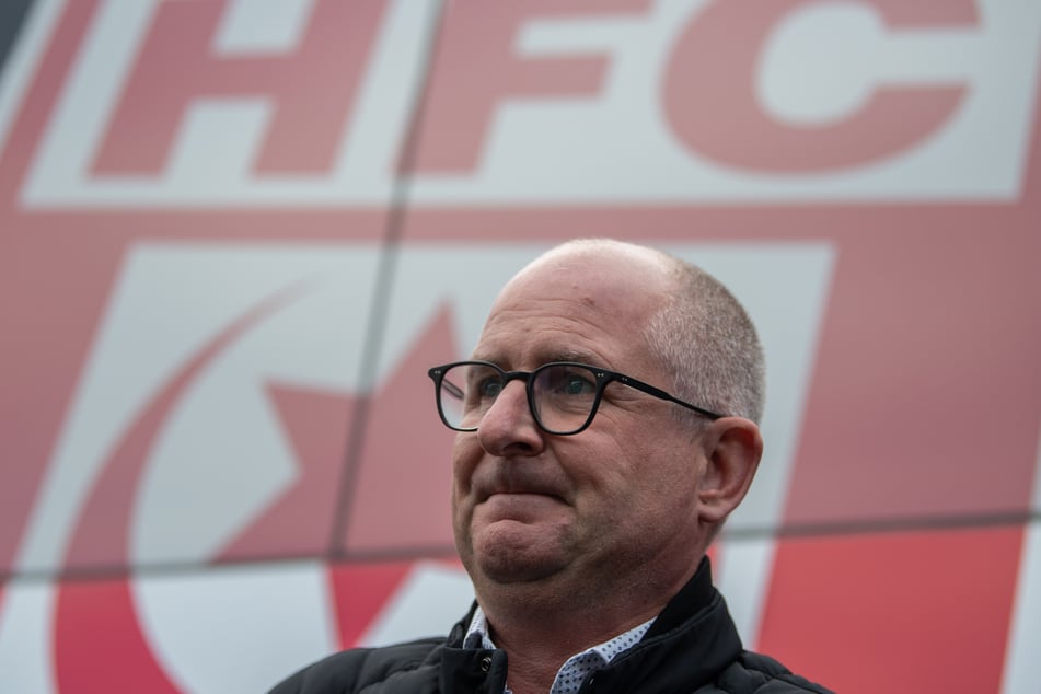 Seit 2019 führt Jens Rauschenbach (52) den Halleschen FC als Präsident. Nun kündigte er überraschend seinen Rücktritt an.