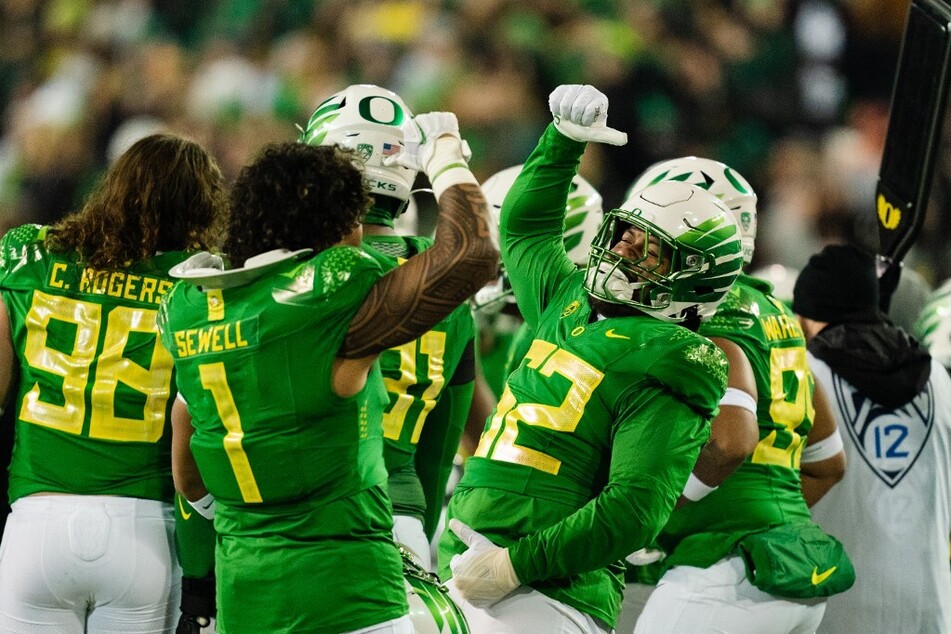 Oregon football had a big first day on college football's early signing period, flipping three recruits and adding another to the program for next season.