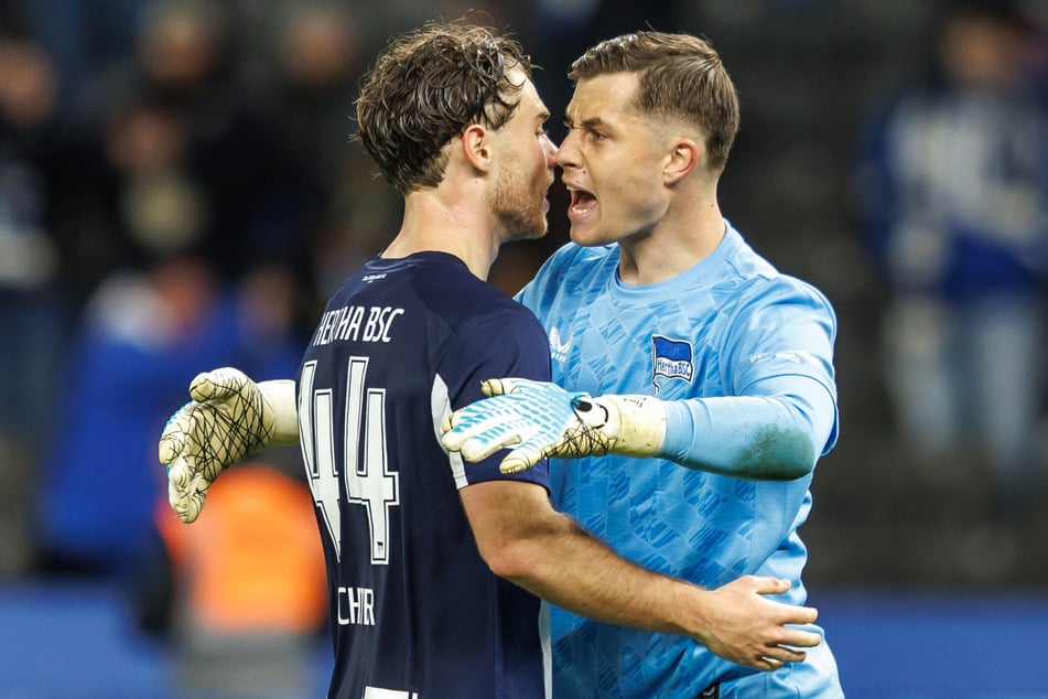 Linus Gechter (21, l.) droht eine Zwangspause.