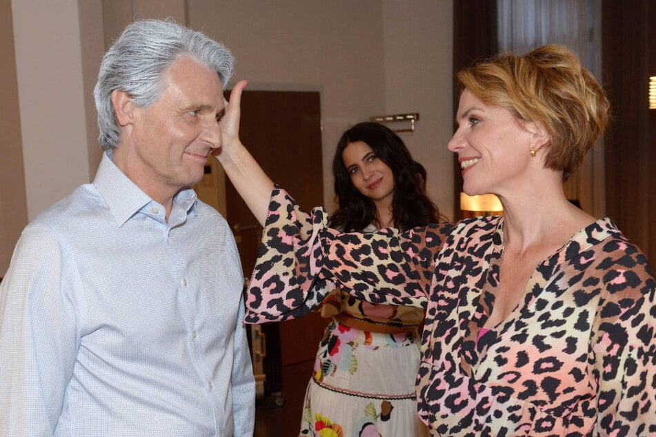 Könnte so die Zukunft von Jo Gerner aussehen? Weil Yvonne zwischenzeitlich langsam erblindete, färbte sich ihr Professor die Haare grau.