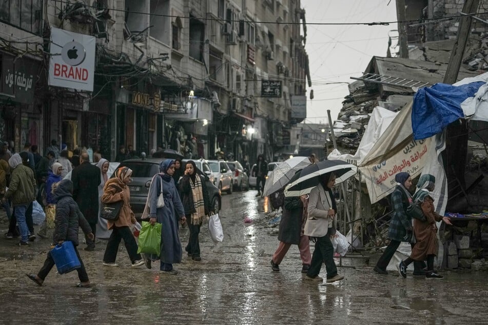 Trotz der drohenden Gewalt scheint die Innenstadt Gazas belebt zu sein.