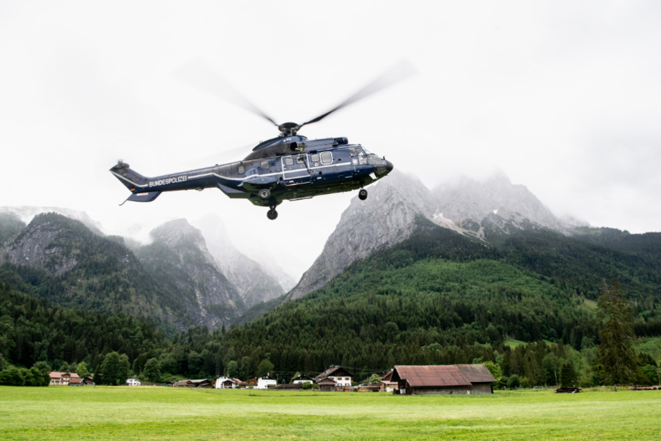 Auch ein Hubschrauber der Bundespolizei war im Einsatz.
