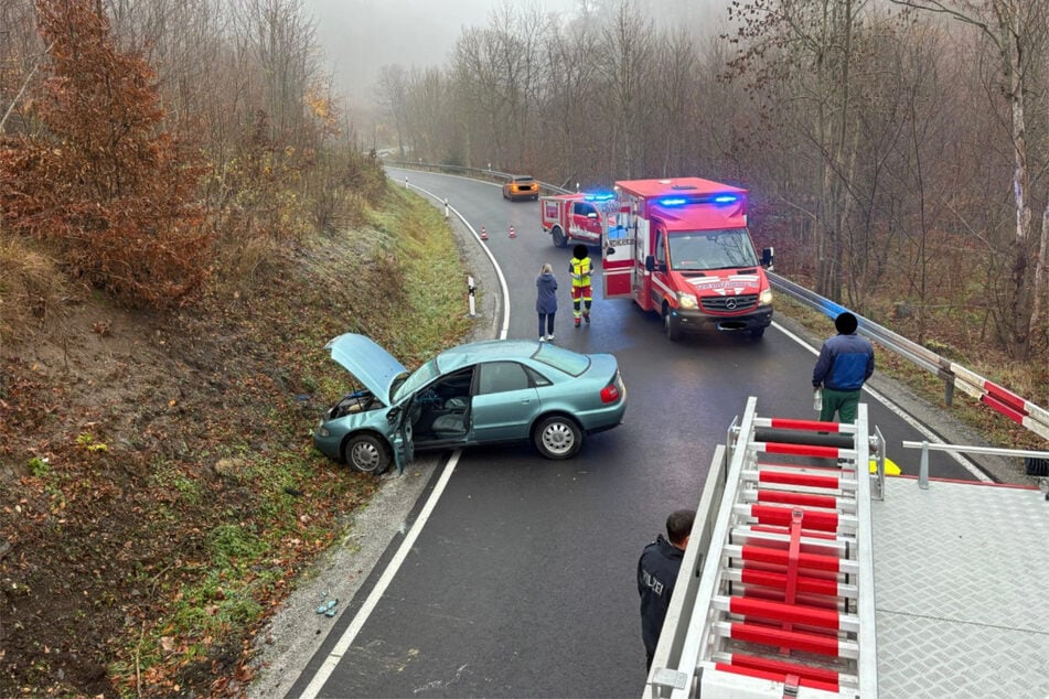Ein 19-Jähriger überschlug sich mit seinem Fahrzeug.
