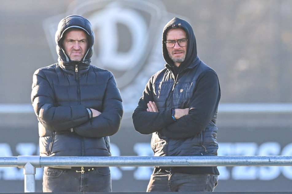 Dynamos Sportgeschäftsführer Ralf Becker (51, l.) und Chefscout Kristian Walter (37) schauen sich nach Offensivverstärkungen um.