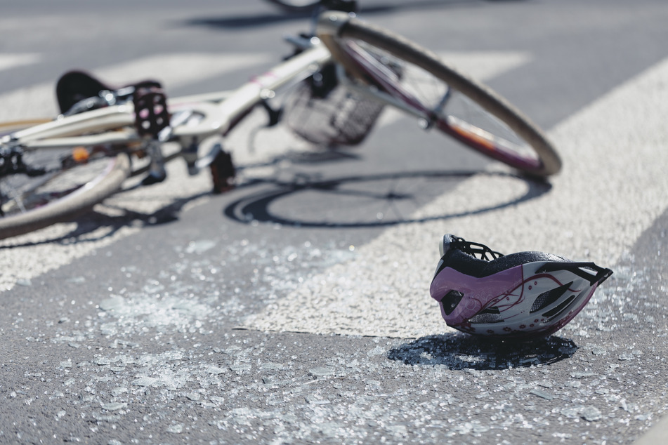 Eine Radlerin wurde schwer, die andere leicht verletzt. (Symbolbild)