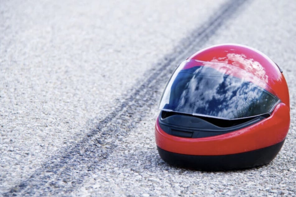 Tödlicher Unfall: Motorradfahrer stirbt nach Sturz auf Landstraße
