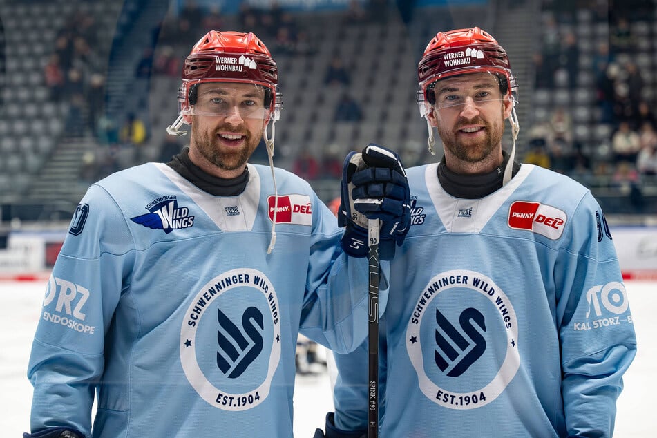 Tylor (l.) und Tyson Spink noch im Schwenninger Trikot.