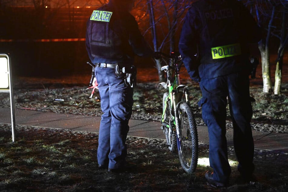 Radfahrer kollidieren in Berlin-Spandau: 66-Jähriger stirbt nach Sturz