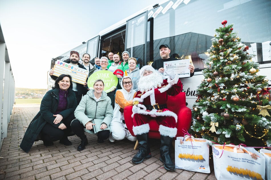 Zirka 1000 Kilometer für warme Herzen: Geraer Weihnachtsbus rollt durch Ostdeutschland