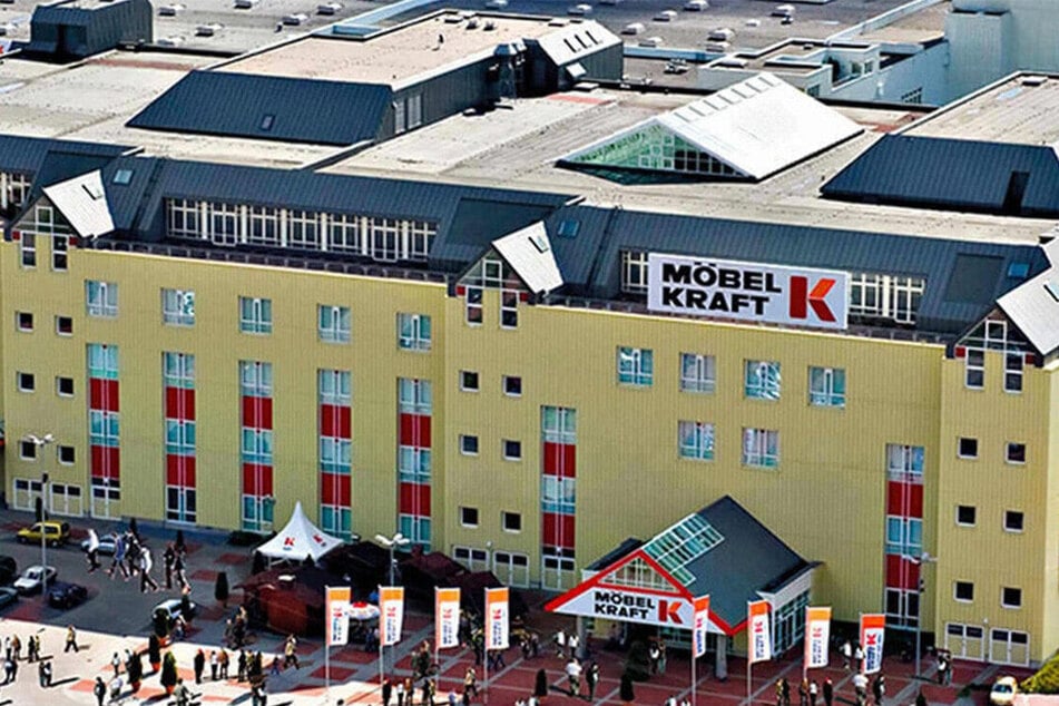 Große Möbelkette macht Kunden am Sonntag (1.2.) mega Angebote