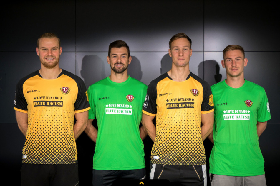 Sondertrikots der SGD : LOVE DYNAMO - HATE RACISM