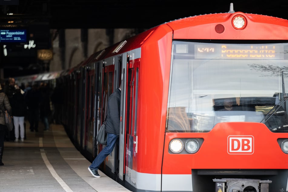 Bahn sperrt tagelang wichtige S-Bahn-Linie in Hamburg